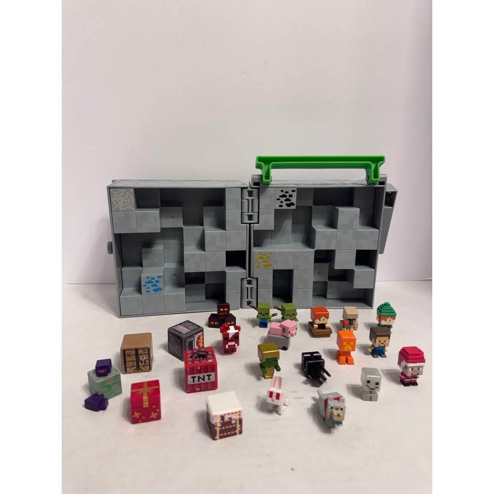 Minecraft Minifigure Collecters Display Case Cube with 22 mini figures 2014 - Picture 2 of 12